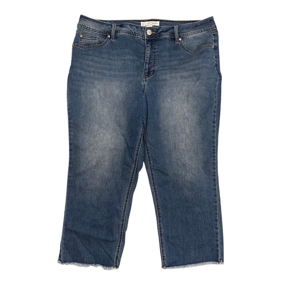 Cato Curvy Women's Size 16 Cropped Jeans Raw Hem Stretch Denim Blue Mid Rise